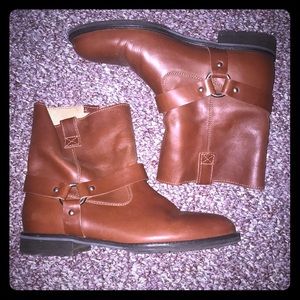 Brown ankle boots